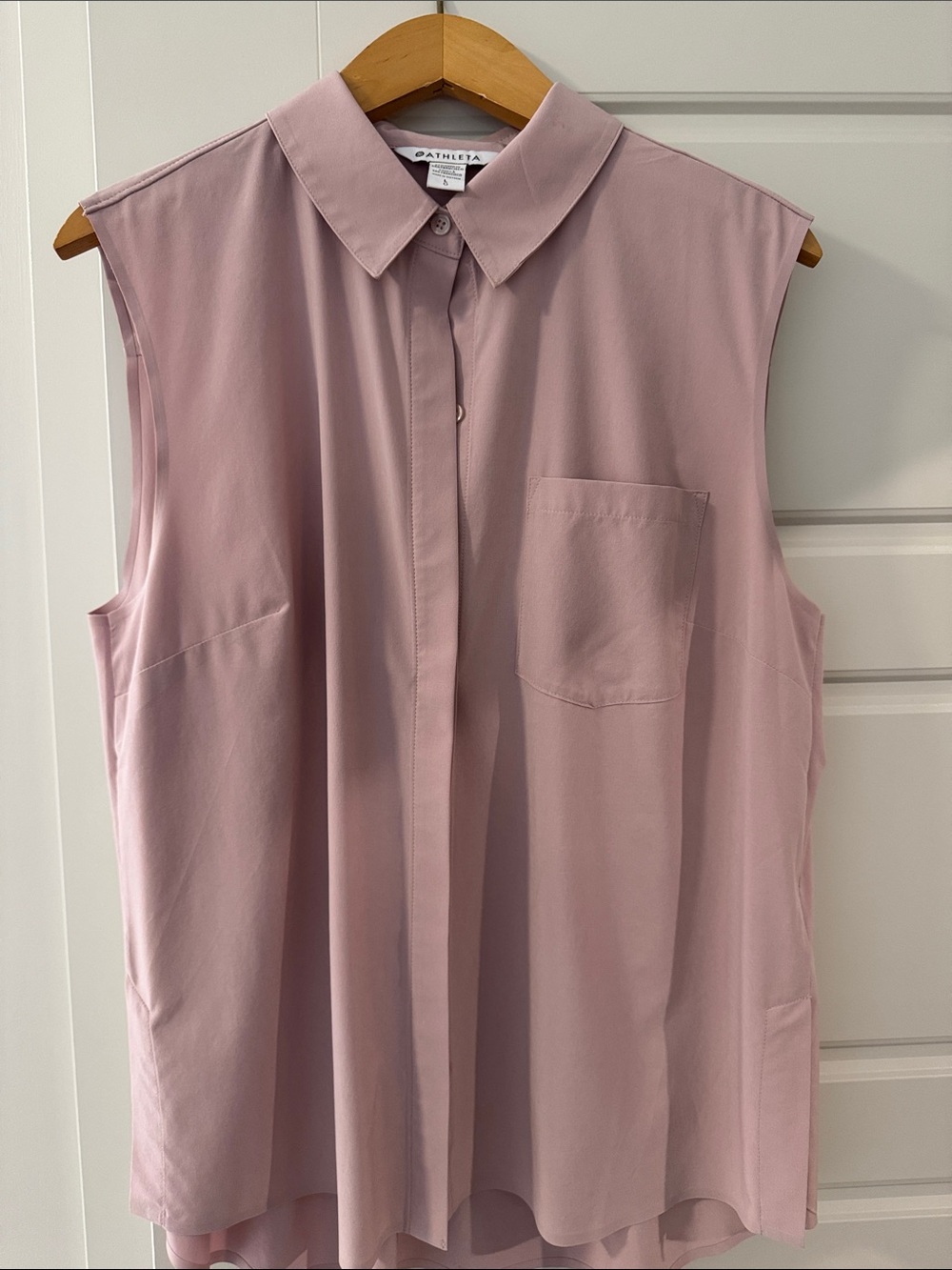 Athleta Sleeveless Button-Down Shirt in Dusty Mauve